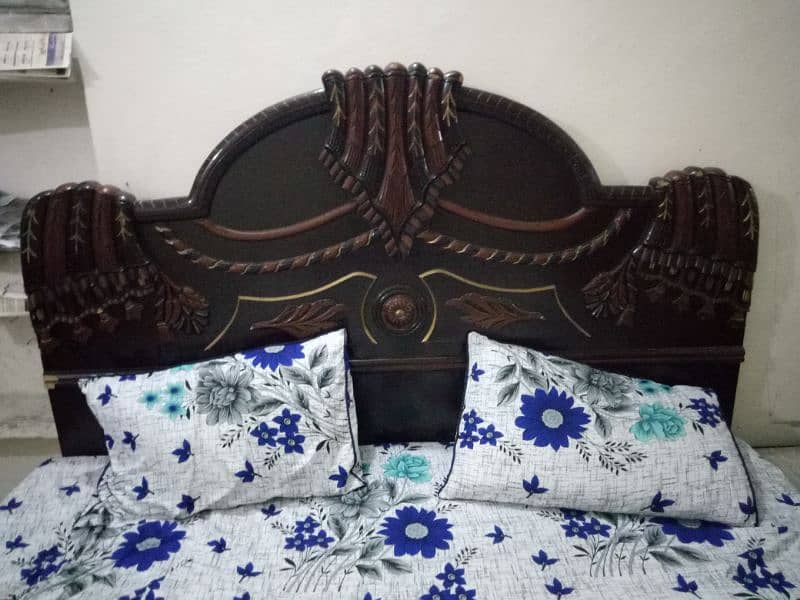 Double bed and dressing table for sale 1