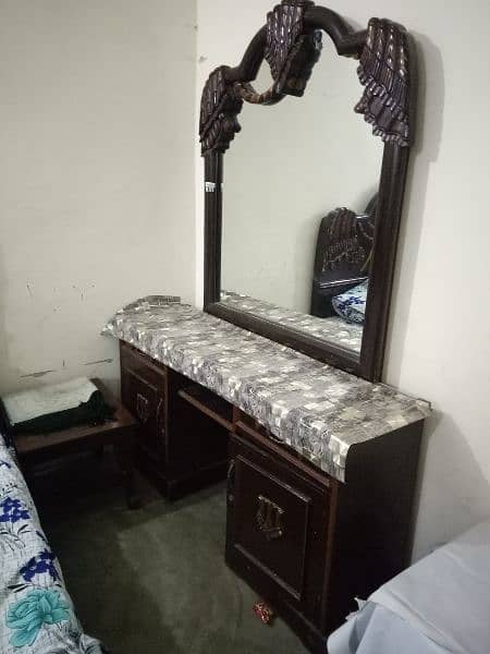 Double bed and dressing table for sale 3