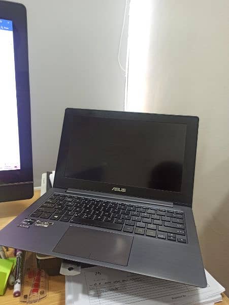 ASUS ULTRABOOL i5 1