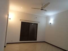 D H A Lahore 1 Kanal Owner Build Design House With 100% Original Pictures Available For Rent