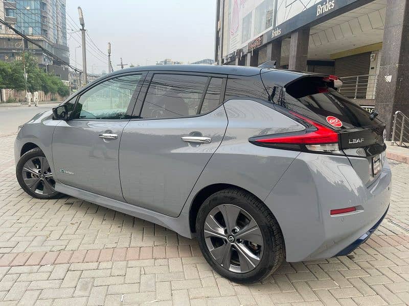 Nissan Leaf 2021 6