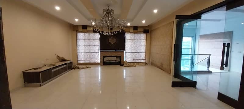 D H A Lahore 1 Kanal Mazhar Munir Design House Full Basement With 100% Original Pics Available For Rent 3