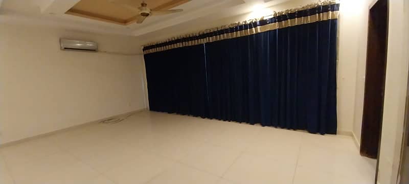 D H A Lahore 1 Kanal Mazhar Munir Design House Full Basement With 100% Original Pics Available For Rent 7