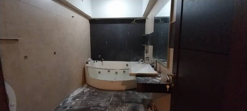 D H A Lahore 1 Kanal Mazhar Munir Design House Full Basement With 100% Original Pics Available For Rent 8