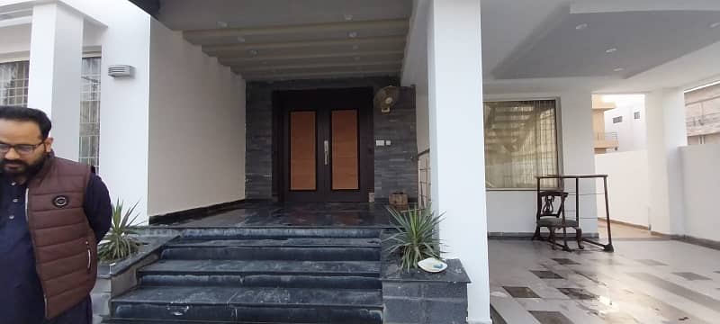 D H A Lahore 1 Kanal Mazhar Munir Design House Full Basement With 100% Original Pics Available For Rent 24