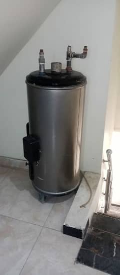 Gass geyser for sell in best condition