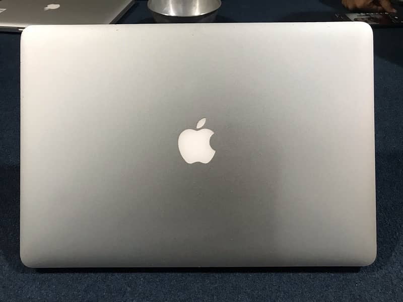 Apple MacBook Pro 2015 ( 15 inch Retina display ) 0