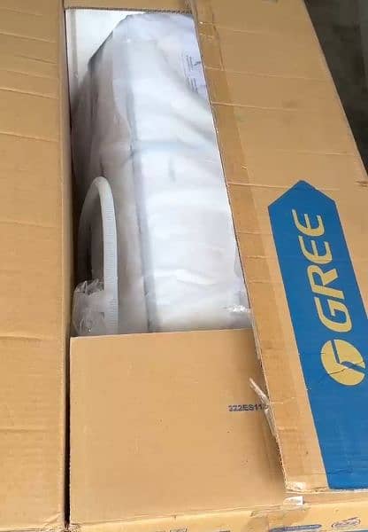 Gree AC brand new DC inverter 1.5 ton seal argent 2024 model 1