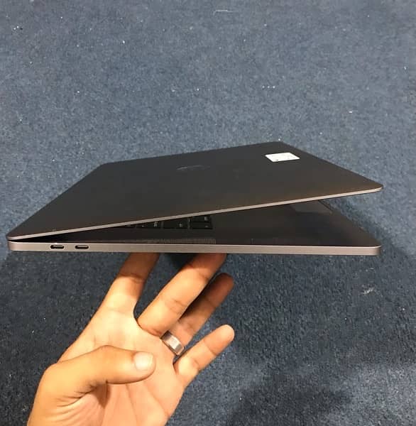 Apple MacBook Pro 2019 ( Touch Bar ) 4