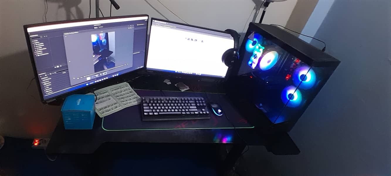 RD Graze Pro Gaming Desk With LED Light 1