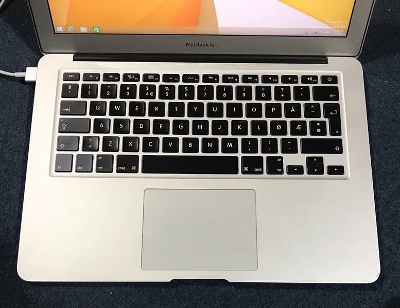 Apple MacBook Air 2013 1