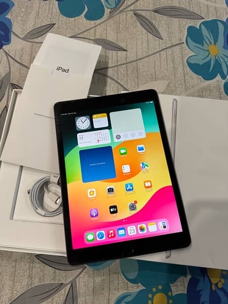 iPad 9th generation just box open in warranty 2