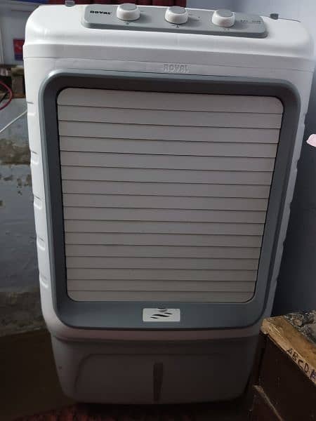 Royal Ac DC cooler one month use only. 1