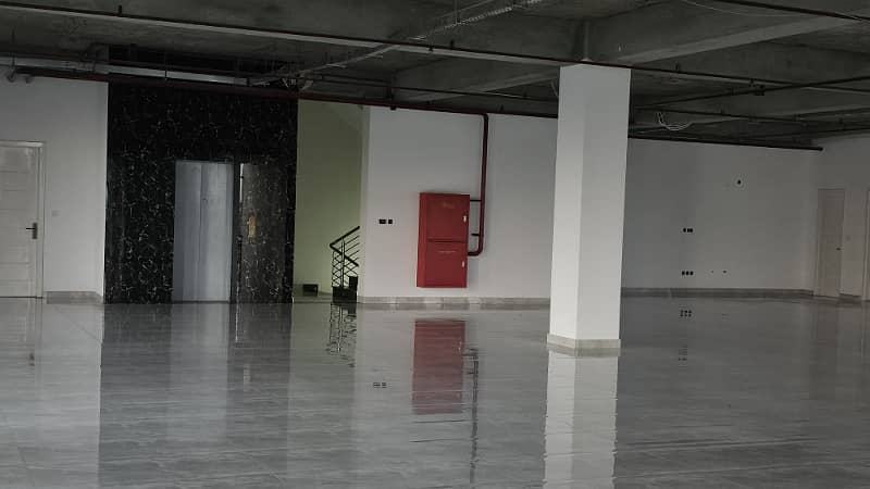 Brand New Corperate Office Best Location Best Rent 6