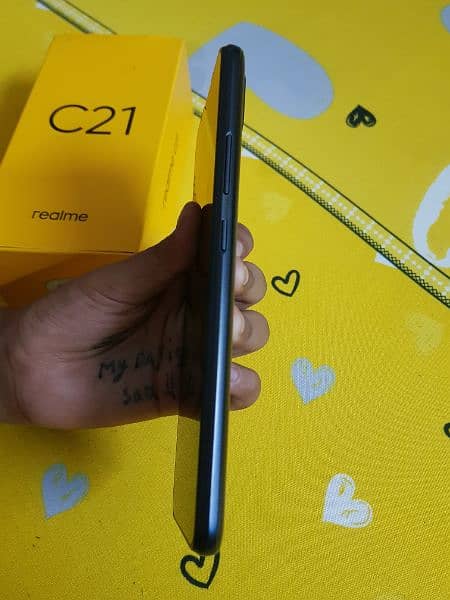 Realme C21 4