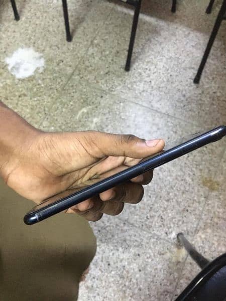 iphone 7plus pta approve 128 gb 10 by 10 all okay piece 4