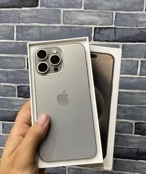 iPhone 15 Pro max 256GB natural titanium 7