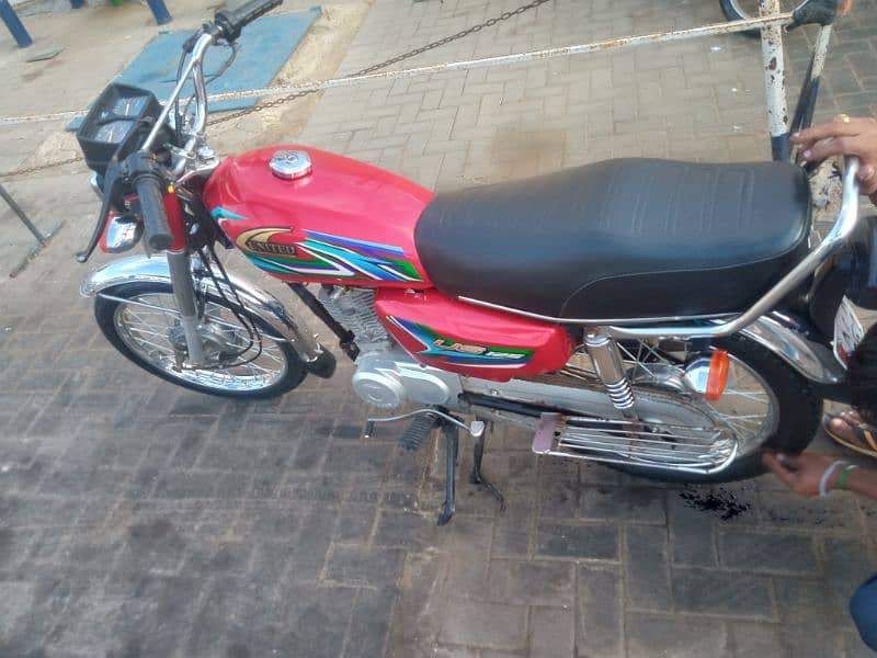 I'm selling my United 125 motorcycle 3