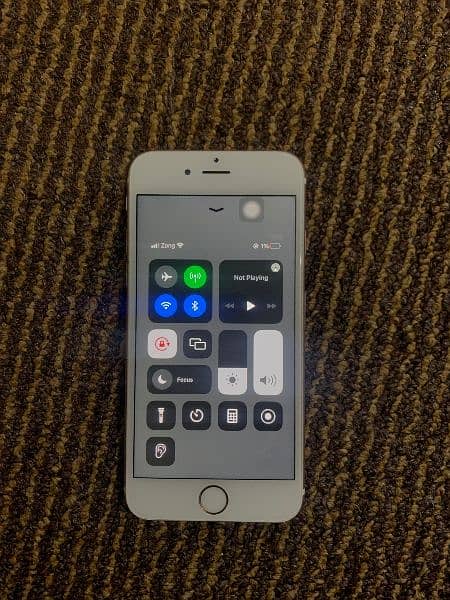 Iphone 6s Gold 64GB PTA Approved 1