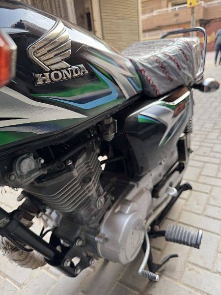 Honda CG 125 Model 2023 Like a New bike good condition buy an drive 1