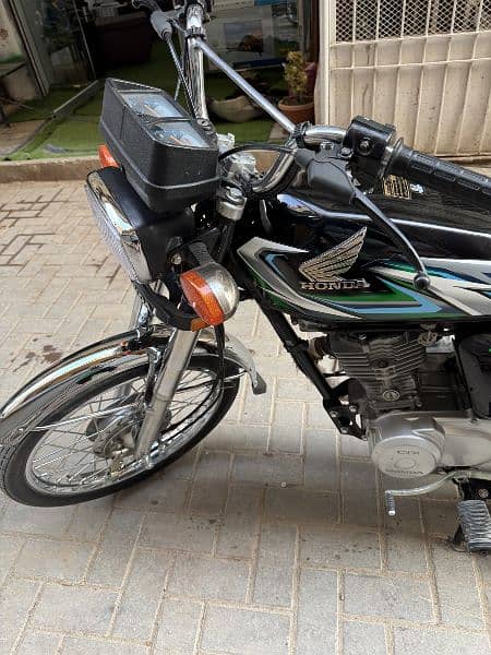 Honda CG 125 Model 2023 Like a New bike good condition buy an drive 12