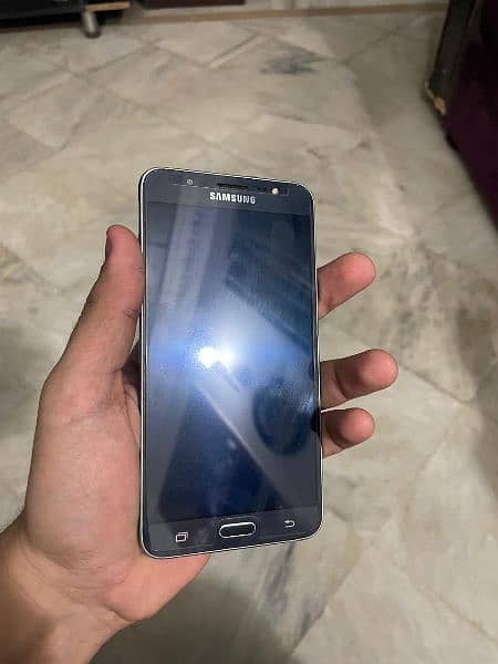 Samsung galaxy J7 2