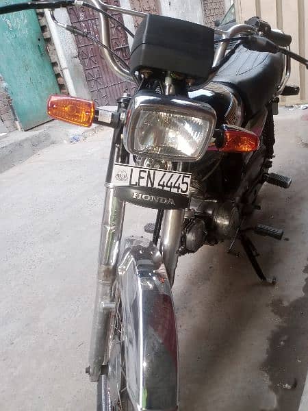 Honda 70 all documents are ok and condition 10 by 10 1