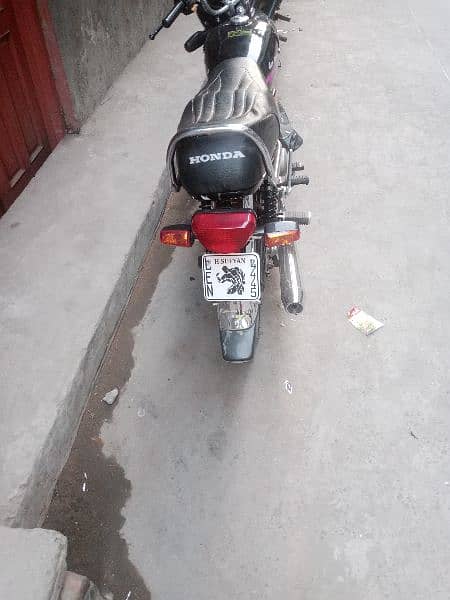 Honda 70 all documents are ok and condition 10 by 10 4