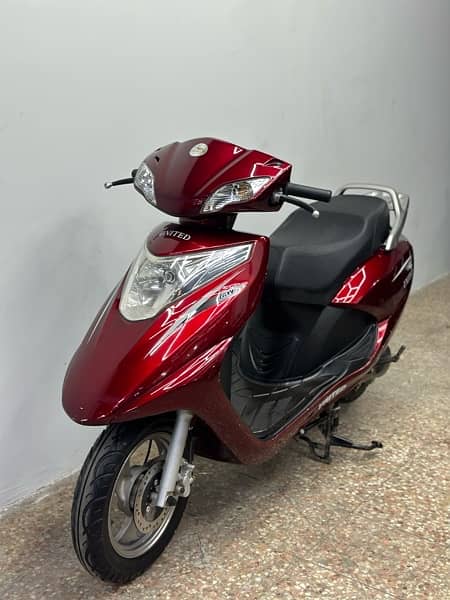 united scooty 100cc ( for girls ) 2