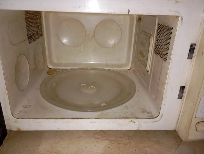 Dawlance Microwave 4