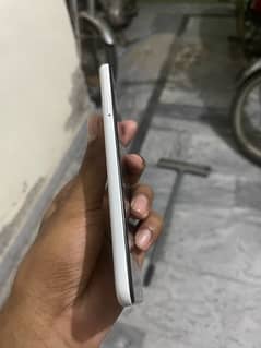 google pixel 3A 4/64 all oky koi masla nhi hai Whatpp 03274672074