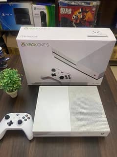 XBOX ONE S 1TB with Box 0