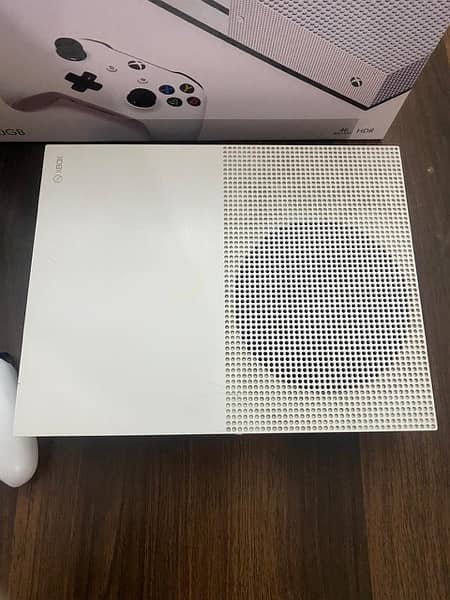 XBOX ONE S 1TB with Box 3