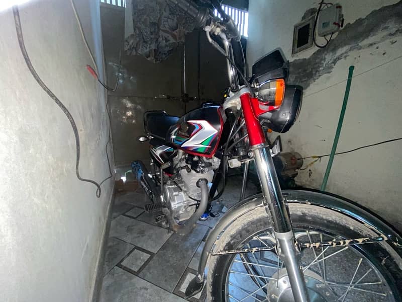 honda 125 sticker 23 ka h only serious  person call me 1