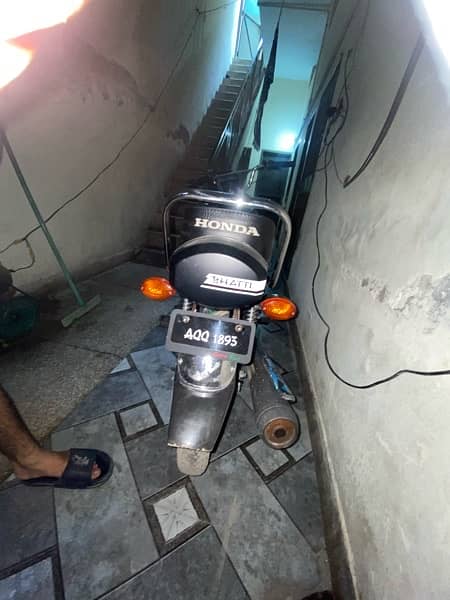 honda 125 sticker 23 ka h only serious  person call me 3