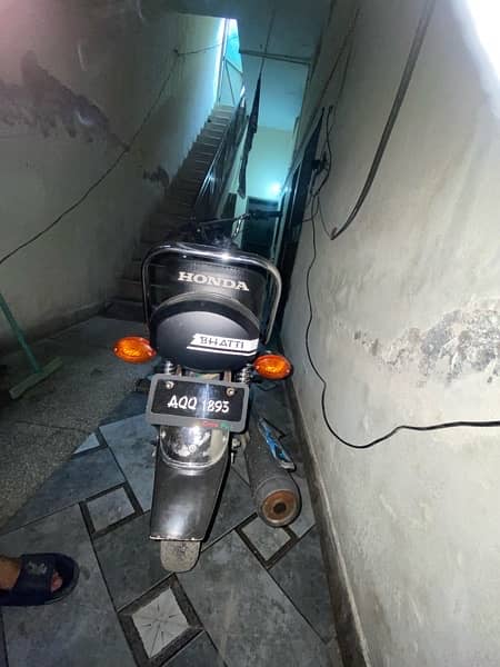 honda 125 sticker 23 ka h only serious  person call me 4