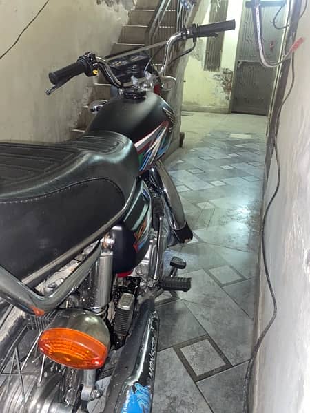 honda 125 sticker 23 ka h only serious  person call me 5