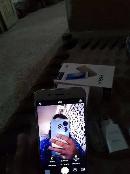 Vivo  mobile Y 66 ram 3 gp room 16 gp 7