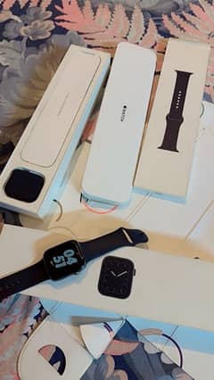 Apple Watch Series 5 44MM Complete box