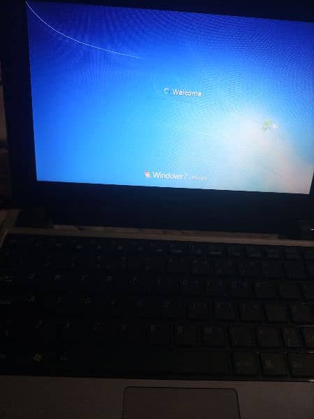 laptop novatech ,Apple Tablet  urgent sell 4