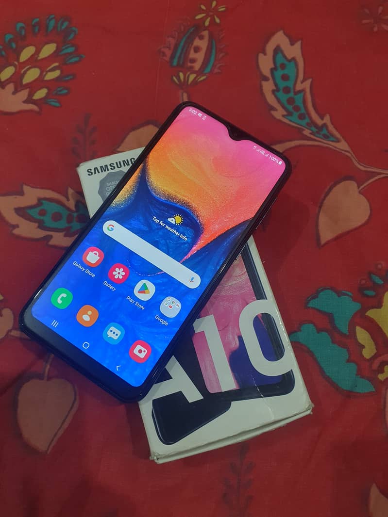 Samsung A10 2/32gb with Box 0