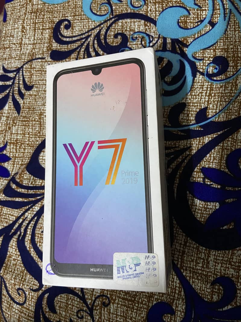 Huawei y7 2019 3/32 Good Condition with Box 7