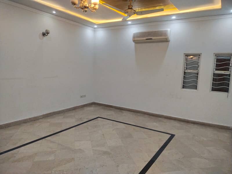 Fully Independent 1 Kanal Lower Portion with Upper Portion lock Available For Rent In FF Block DHA Phase 4 Lahore 0