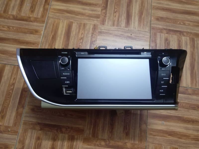 Toyota Corolla GLI DVD multimedia screen 0