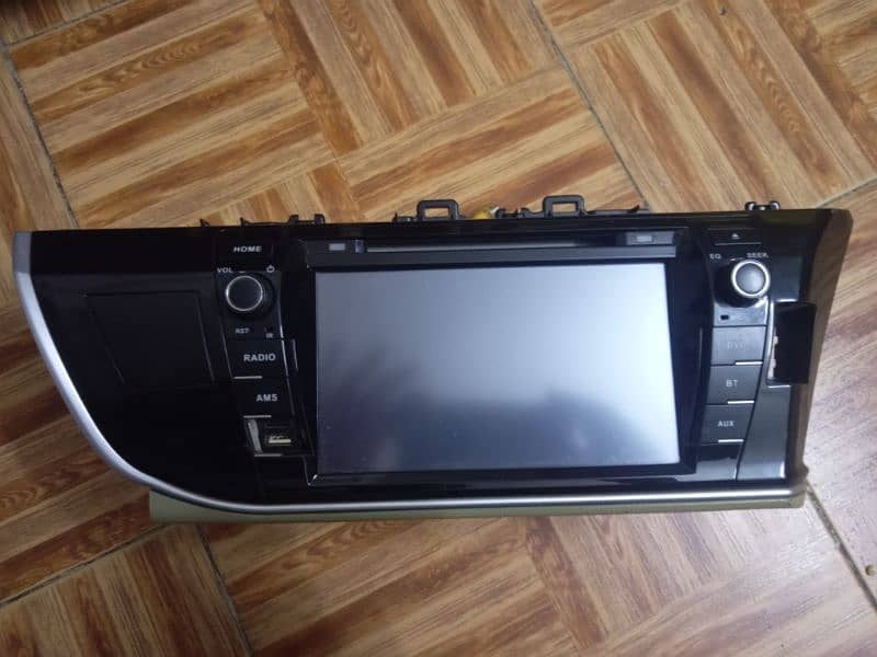 Toyota Corolla GLI DVD multimedia screen 1