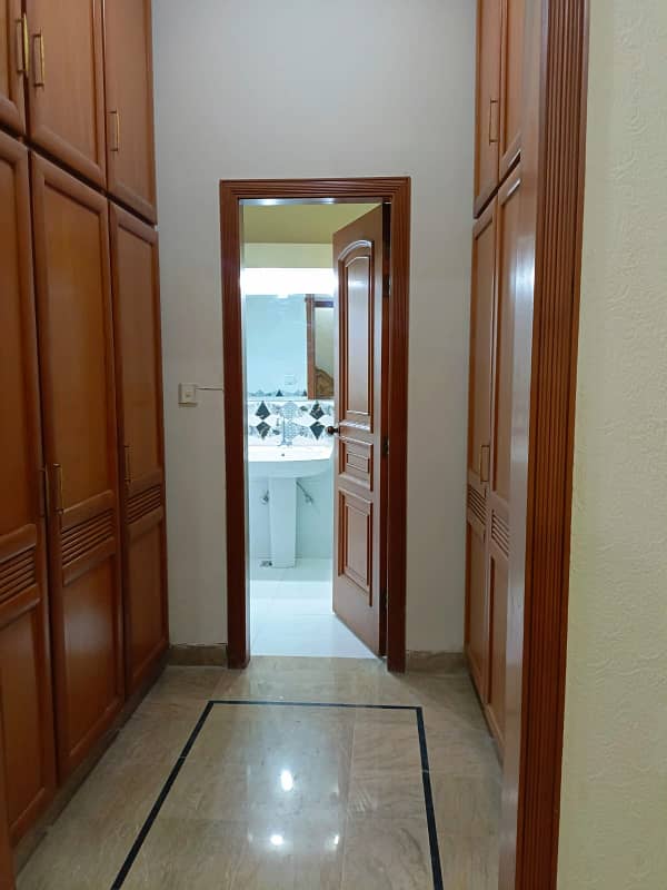 Fully Independent Fully Furnished 1 Kanal Upper Portion with Lower Portion lock Available For Rent In GG Block DHA Phase 4 Lahore 6