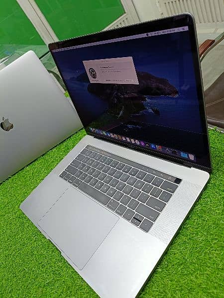 Apple Macbook Pro 2017-Core i7-2GB Card-16GB-256/512ssd-15"-Touch Bar 15