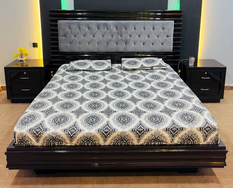 king size bed for sale / with side table / glossy shine bed set 0