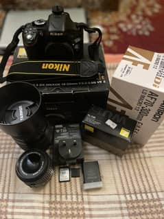 Nikon D5200 with Box in Pristine 9/10 Condition