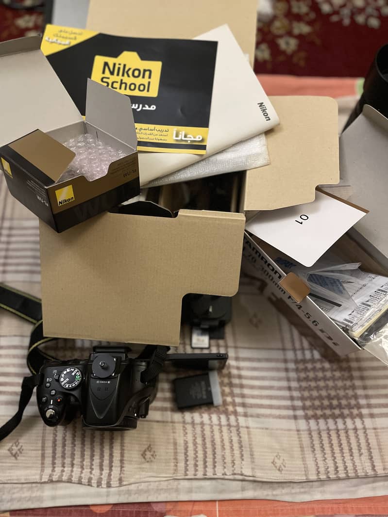 Nikon D5200 with Box in Pristine 9/10 Condition 6